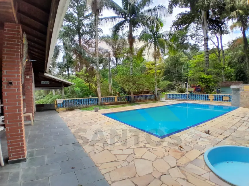Sítio / Rancho com 2 quartos à venda, 600m2 em Jardim Santo Antônio, Aruja - SP - imagem 3 Foto 3 de Sítio / Rancho com 2 quartos à venda, 600m2 em Jardim Santo Antônio, Aruja - SP