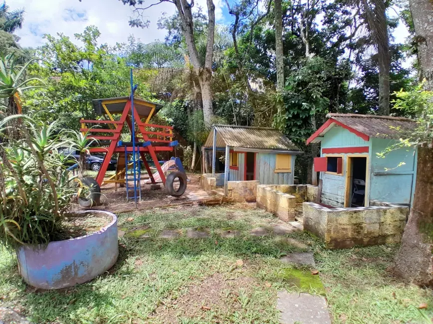 Sítio / Rancho com 2 quartos à venda, 600m2 em Jardim Santo Antônio, Aruja - SP - imagem 9 Foto 9 de Sítio / Rancho com 2 quartos à venda, 600m2 em Jardim Santo Antônio, Aruja - SP