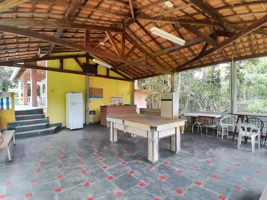 Sítio / Rancho com 2 quartos à venda, 600m2 em Jardim Santo Antônio, Aruja - SP - imagem 6 Foto 6 de Sítio / Rancho com 2 quartos à venda, 600m2 em Jardim Santo Antônio, Aruja - SP