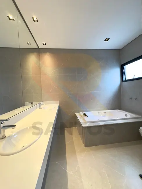 Casa com 3 quartos à venda, 280m2 em Residencial Real Park, Aruja - SP - imagem 7 Foto 7 de Casa com 3 quartos à venda, 280m2 em Residencial Real Park, Aruja - SP