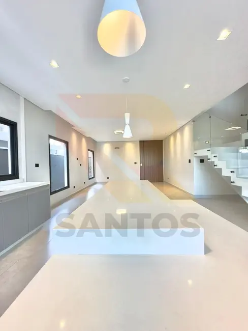 Casa com 3 quartos à venda, 280m2 em Residencial Real Park, Aruja - SP - imagem 3 Foto 3 de Casa com 3 quartos à venda, 280m2 em Residencial Real Park, Aruja - SP