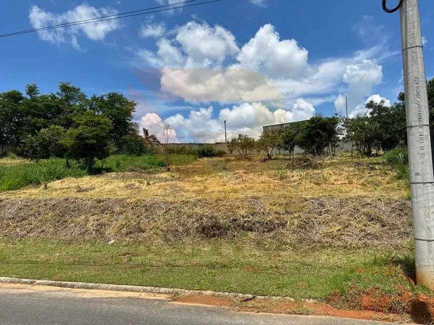 Foto 3 de Terreno / Lote à venda, 1037m2 em Santa Isabel - SP