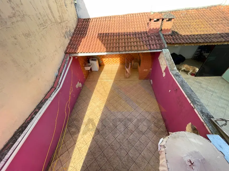 Casa com 3 quartos para alugar, 200m2 em Jardim Rincão, Aruja - SP - imagem 7 Foto 7 de Casa com 3 quartos para alugar, 200m2 em Jardim Rincão, Aruja - SP