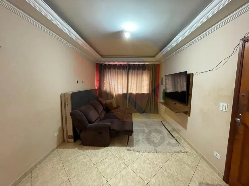 Casa com 3 quartos para alugar, 200m2 em Jardim Rincão, Aruja - SP - imagem 4 Foto 4 de Casa com 3 quartos para alugar, 200m2 em Jardim Rincão, Aruja - SP