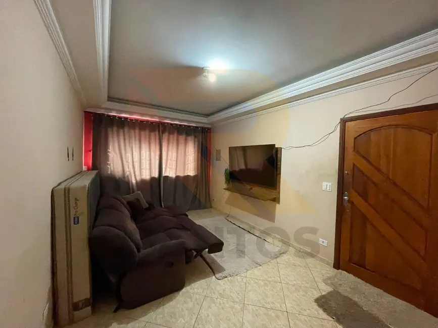 Casa com 3 quartos para alugar, 200m2 em Jardim Rincão, Aruja - SP - imagem 3 Foto 3 de Casa com 3 quartos para alugar, 200m2 em Jardim Rincão, Aruja - SP