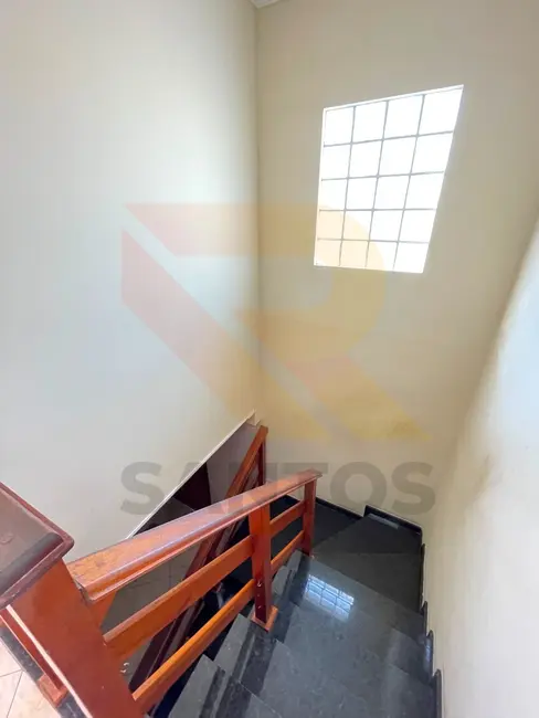 Casa com 3 quartos para alugar, 200m2 em Jardim Rincão, Aruja - SP - imagem 6 Foto 6 de Casa com 3 quartos para alugar, 200m2 em Jardim Rincão, Aruja - SP