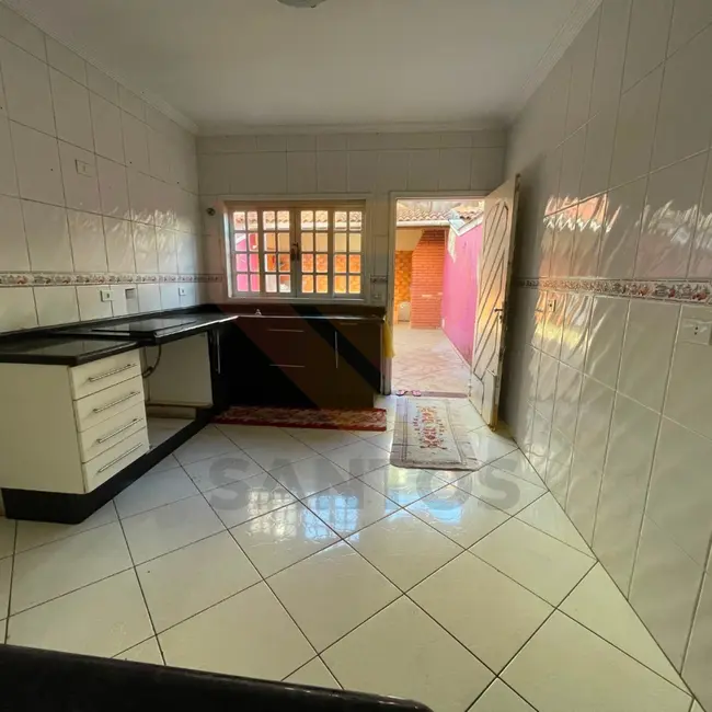 Casa com 3 quartos para alugar, 200m2 em Jardim Rincão, Aruja - SP - imagem 5 Foto 5 de Casa com 3 quartos para alugar, 200m2 em Jardim Rincão, Aruja - SP