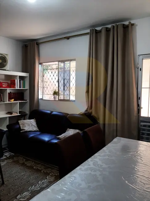 Foto 4 de Casa com 2 quartos à venda, 139m2 em Parque Rodrigo Barreto, Aruja - SP