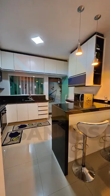Foto 1 de Casa com 2 quartos à venda, 80m2 em Parque Residencial Scaffid II, Itaquaquecetuba - SP