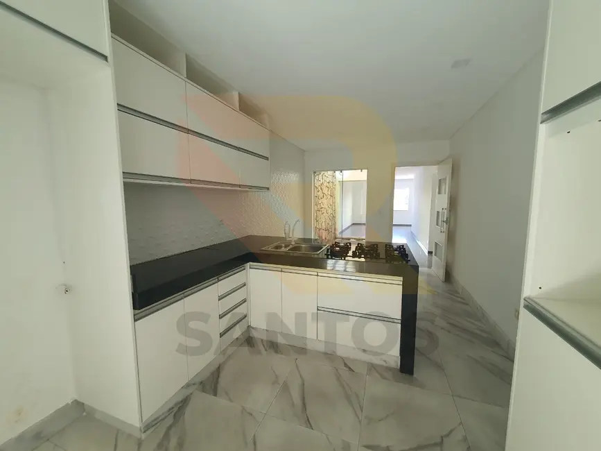 Foto 1 de Casa com 3 quartos à venda, 326m2 em Jardim Planalto, Aruja - SP