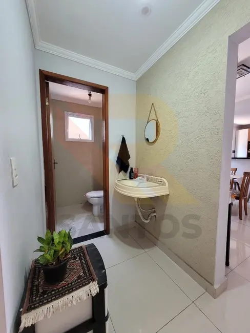 Foto 4 de Casa com 3 quartos à venda, 119m2 em Jordanópolis, Aruja - SP