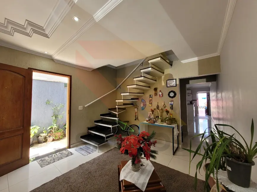 Foto 3 de Casa com 3 quartos à venda, 119m2 em Jordanópolis, Aruja - SP