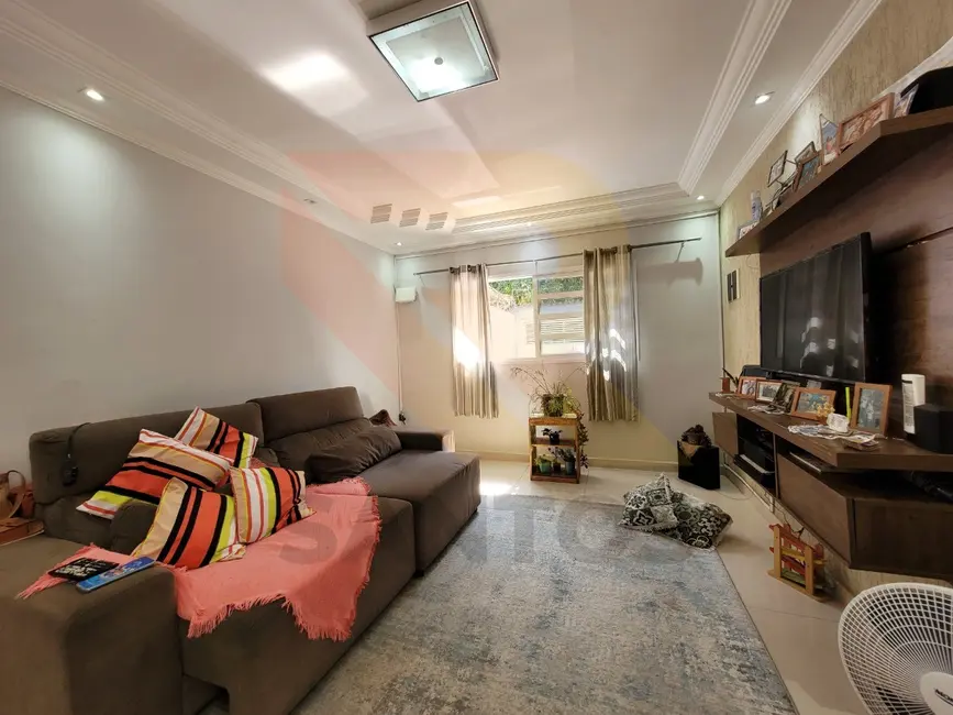Foto 2 de Casa com 3 quartos à venda, 119m2 em Jordanópolis, Aruja - SP
