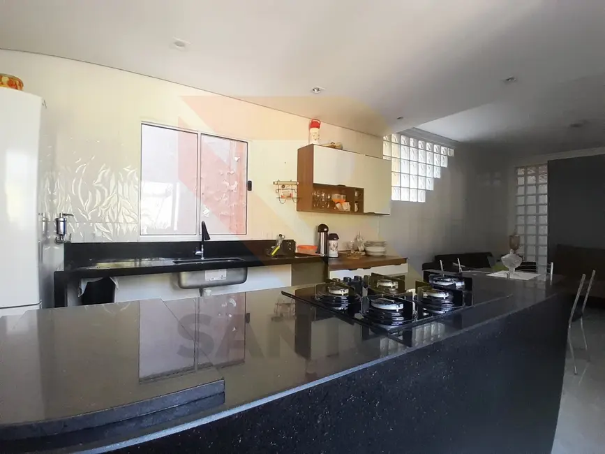 Foto 7 de Chácara com 3 quartos à venda, 300m2 em Parque dos Jacarandás, Aruja - SP