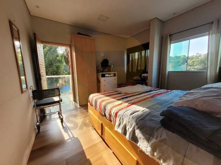 Foto 8 de Chácara com 3 quartos à venda, 150m2 em Chácara Bananal, Aruja - SP