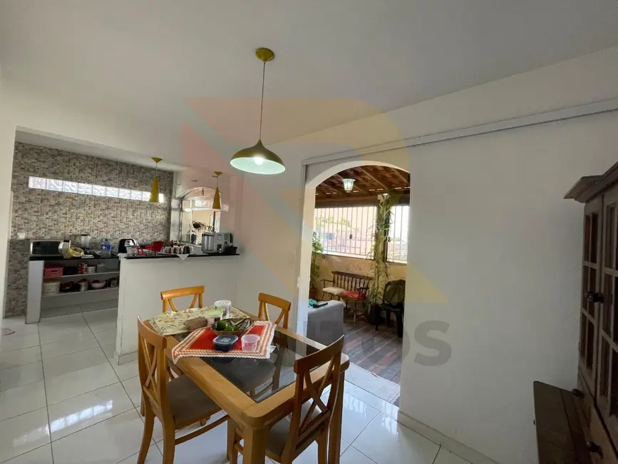 Casa com 3 quartos à venda, 250m2 em Jordanópolis, Aruja - SP - imagem 6 Foto 6 de Casa com 3 quartos à venda, 250m2 em Jordanópolis, Aruja - SP