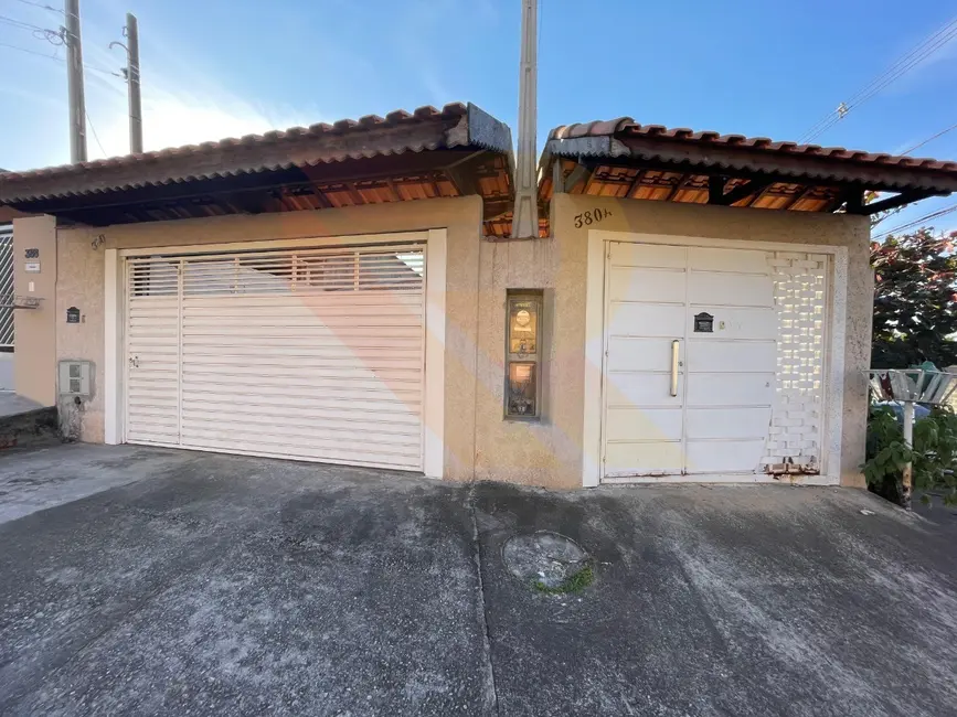 Casa com 3 quartos à venda, 250m2 em Jordanópolis, Aruja - SP - imagem 1 Foto 1 de Casa com 3 quartos à venda, 250m2 em Jordanópolis, Aruja - SP