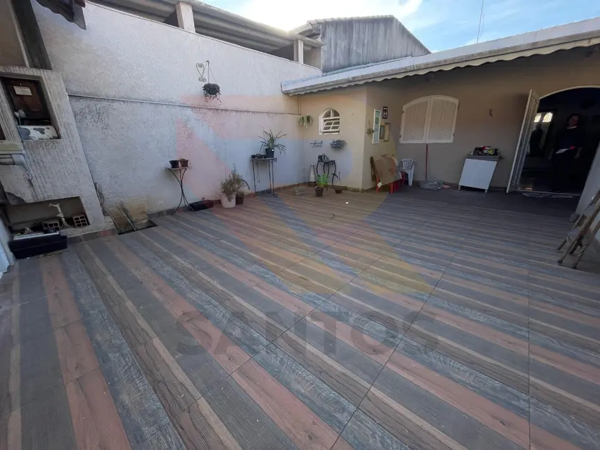 Casa com 3 quartos à venda, 250m2 em Jordanópolis, Aruja - SP - imagem 9 Foto 9 de Casa com 3 quartos à venda, 250m2 em Jordanópolis, Aruja - SP