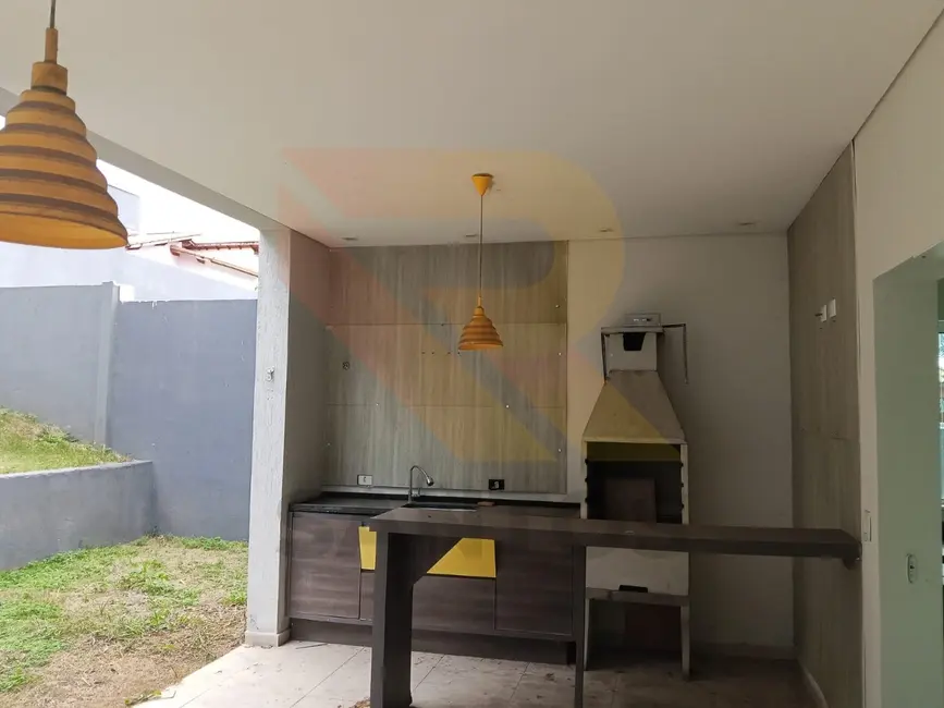 Casa de Condomínio com 3 quartos para alugar, 250m2 em Arujá Country Club, Aruja - SP - imagem 7 Foto 7 de Casa de Condomínio com 3 quartos para alugar, 250m2 em Arujá Country Club, Aruja - SP