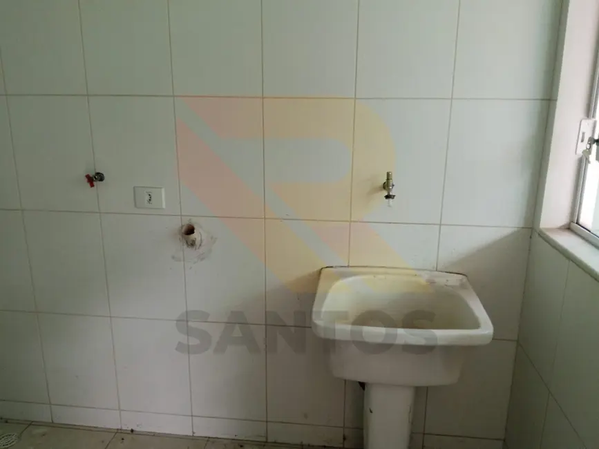 Casa de Condomínio com 3 quartos para alugar, 250m2 em Arujá Country Club, Aruja - SP - imagem 4 Foto 4 de Casa de Condomínio com 3 quartos para alugar, 250m2 em Arujá Country Club, Aruja - SP