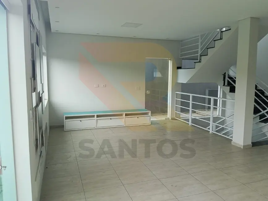 Foto 2 de Casa de Condomínio com 3 quartos para alugar, 250m2 em Arujá Country Club, Aruja - SP