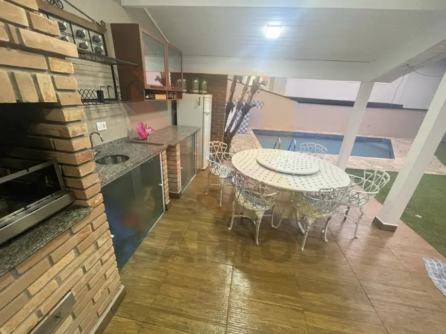 Foto 5 de Casa de Condomínio com 4 quartos à venda e para alugar, 300m2 em Aruja - SP