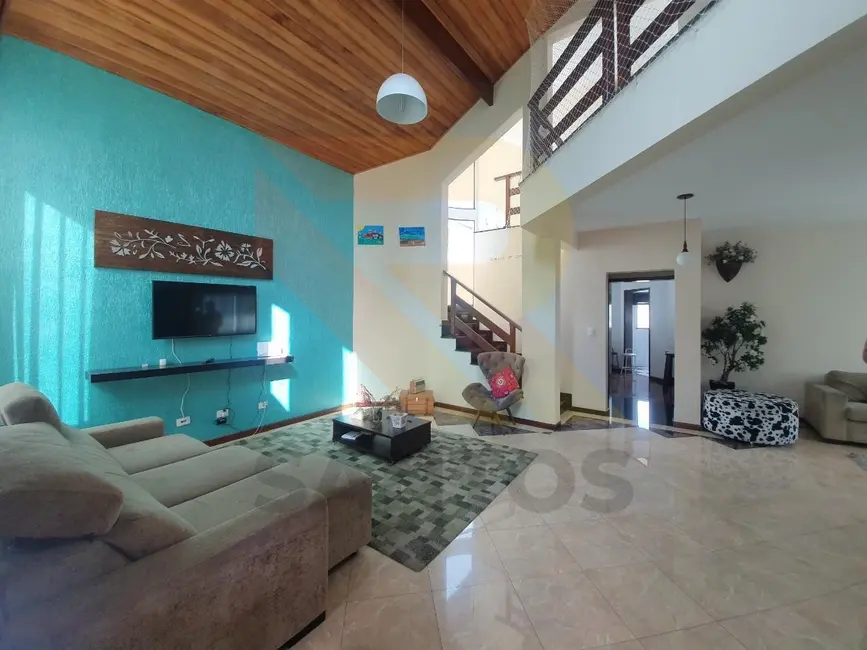 Casa de Condomínio com 4 quartos para alugar, 298m2 em Jardim Fazenda Rincão, Aruja - SP - imagem 5 Foto 5 de Casa de Condomínio com 4 quartos para alugar, 298m2 em Jardim Fazenda Rincão, Aruja - SP