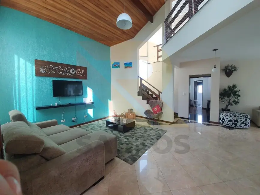 Casa de Condomínio com 4 quartos para alugar, 298m2 em Jardim Fazenda Rincão, Aruja - SP - imagem 4 Foto 4 de Casa de Condomínio com 4 quartos para alugar, 298m2 em Jardim Fazenda Rincão, Aruja - SP