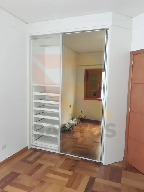 Casa de Condomínio com 3 quartos para alugar, 230m2 em Jardim Fazenda Rincão, Aruja - SP - imagem 6 Foto 6 de Casa de Condomínio com 3 quartos para alugar, 230m2 em Jardim Fazenda Rincão, Aruja - SP