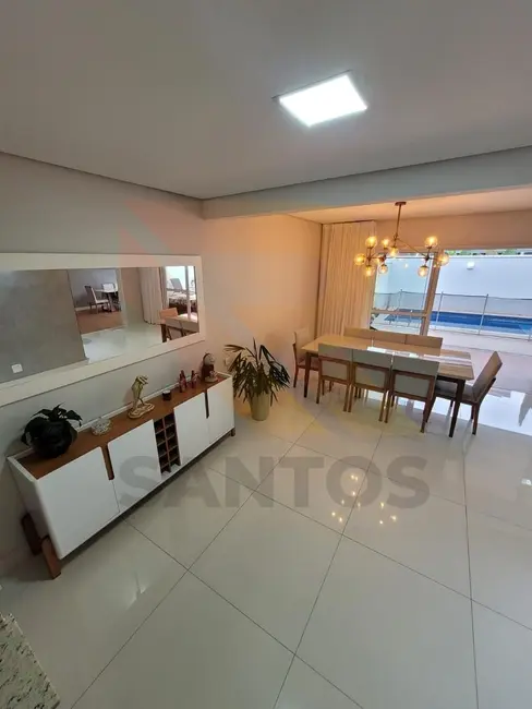 Foto 4 de Casa de Condomínio com 3 quartos à venda, 350m2 em Aruja - SP