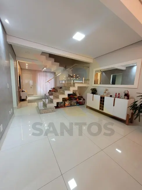 Foto 5 de Casa de Condomínio com 3 quartos à venda, 350m2 em Aruja - SP