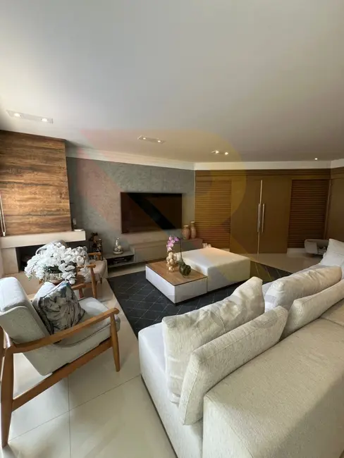 Foto 1 de Casa com 4 quartos à venda, 300m2 em Residencial Real Park, Aruja - SP