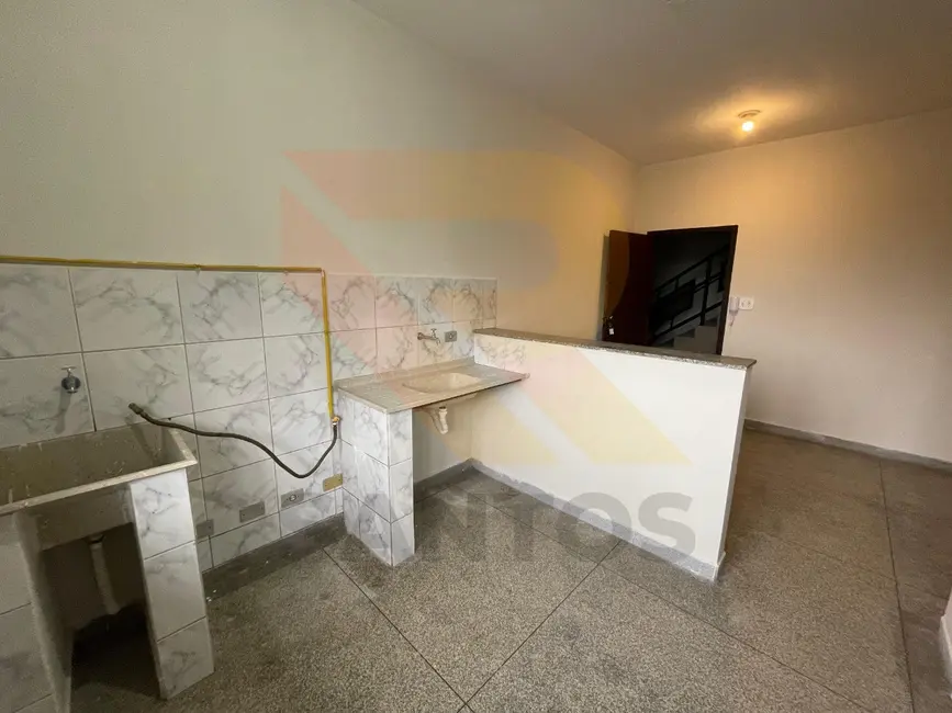 Apartamento com 1 quarto para alugar, 35m2 em Vila Riman, Aruja - SP - imagem 8 Foto 8 de Apartamento com 1 quarto para alugar, 35m2 em Vila Riman, Aruja - SP