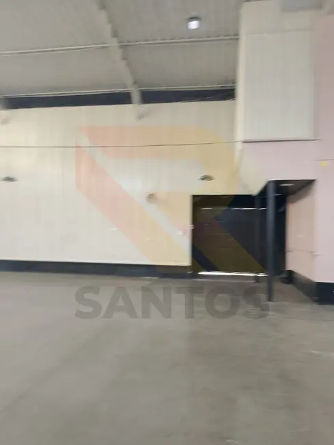 Armazém / Galpão para alugar, 1000m2 em Barbosas, Aruja - SP - imagem 5 Foto 5 de Armazém / Galpão para alugar, 1000m2 em Barbosas, Aruja - SP