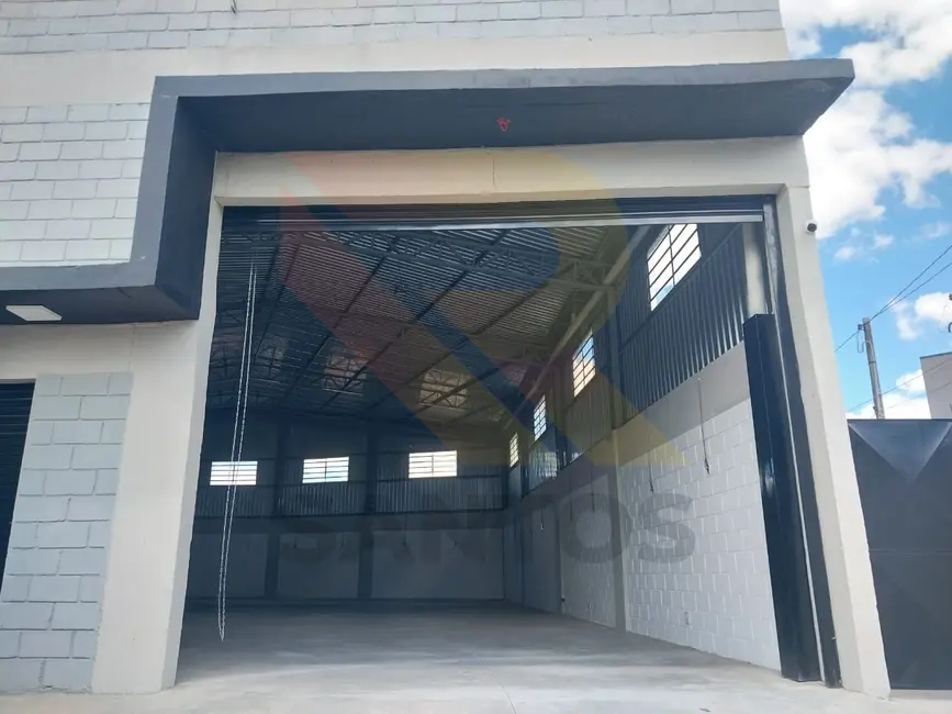 Foto 2 de Armazém / Galpão para alugar, 637m2 em Nossa Senhora do Carmo, Aruja - SP