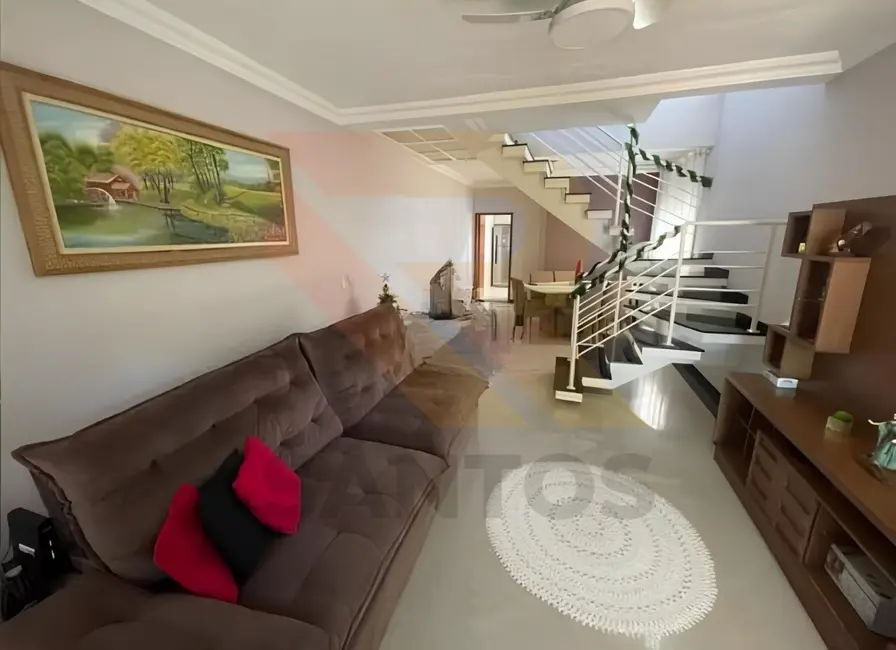 Foto 1 de Casa com 3 quartos à venda, 138m2 em Vila Pilar, Aruja - SP