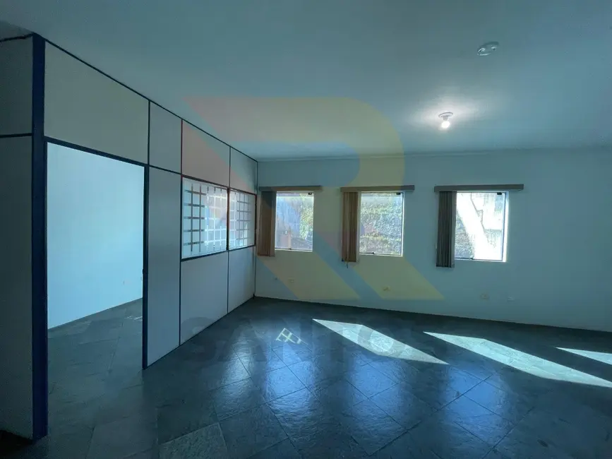 Sala Comercial para alugar, 50m2 em Barbosas, Aruja - SP - imagem 3 Foto 3 de Sala Comercial para alugar, 50m2 em Barbosas, Aruja - SP