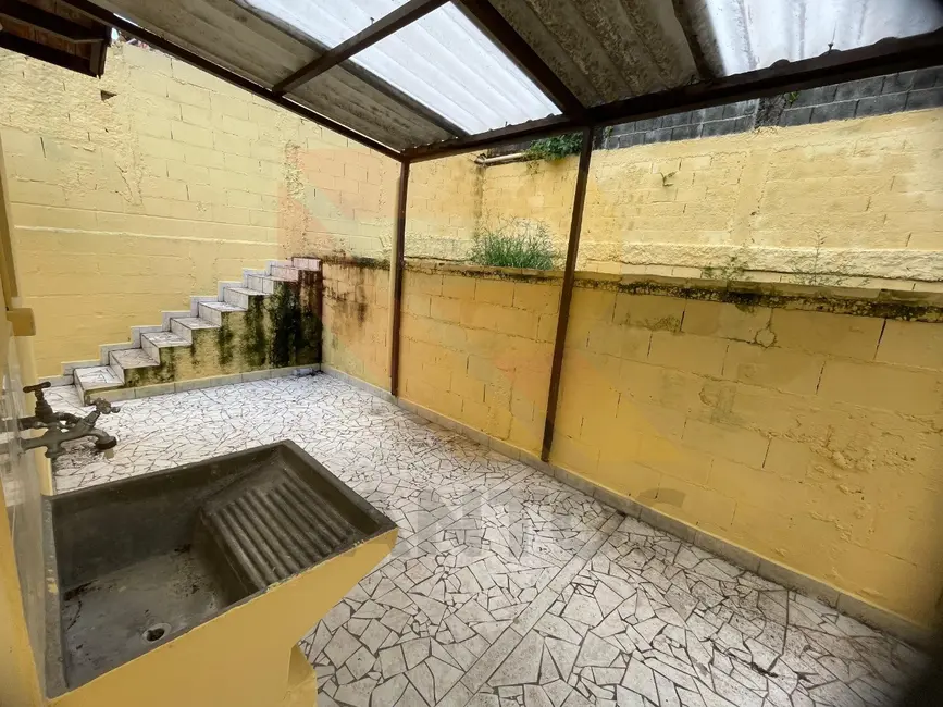 Casa com 2 quartos para alugar, 60m2 em Arujamérica, Aruja - SP - imagem 9 Foto 9 de Casa com 2 quartos para alugar, 60m2 em Arujamérica, Aruja - SP