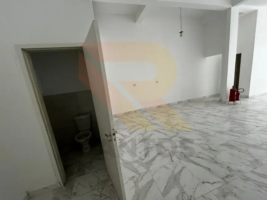 Foto 8 de Sala Comercial para alugar, 50m2 em Vila Riman, Aruja - SP