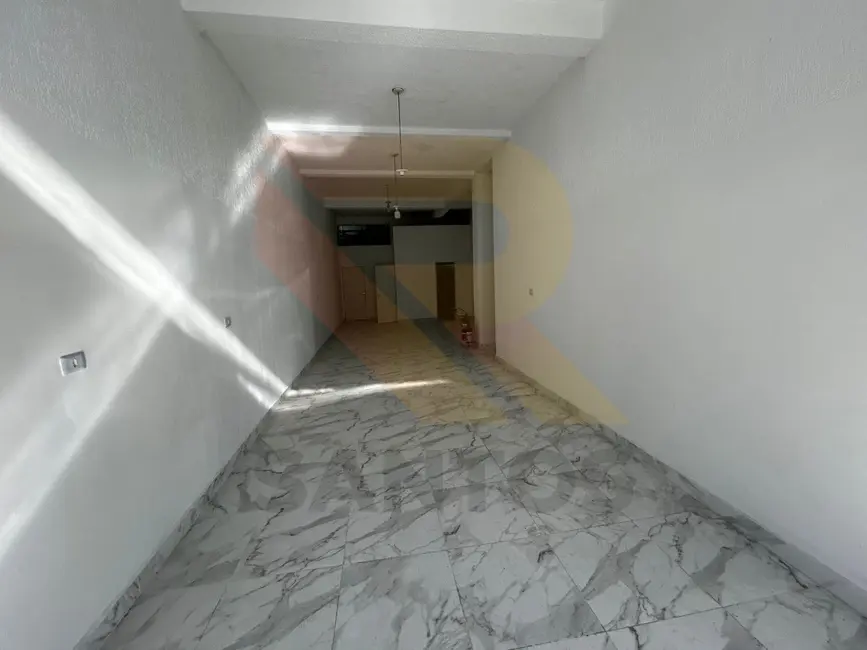 Foto 2 de Sala Comercial para alugar, 50m2 em Vila Riman, Aruja - SP