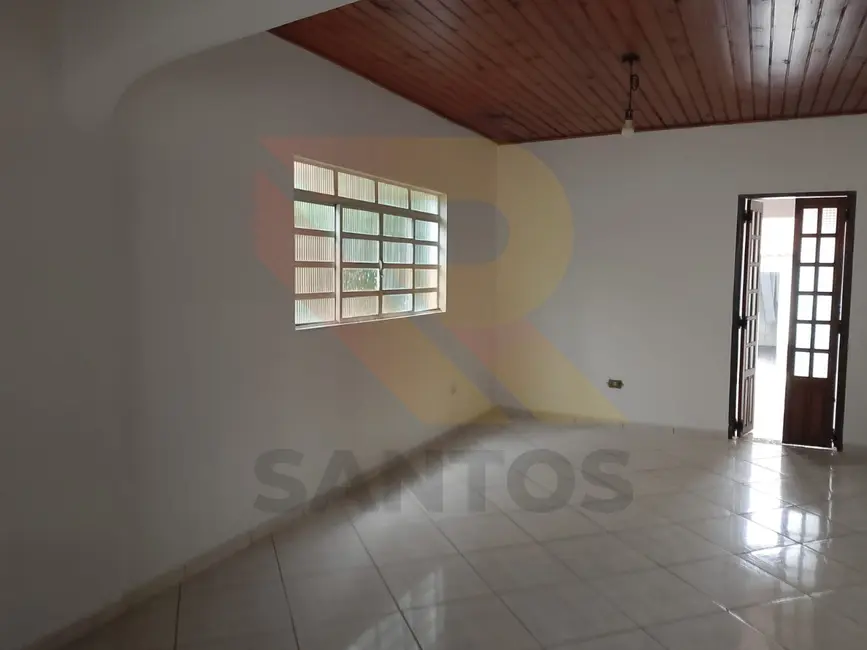 Foto 9 de Casa com 2 quartos para alugar, 120m2 em Jordanópolis, Aruja - SP