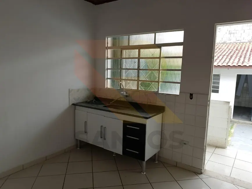 Foto 8 de Casa com 2 quartos para alugar, 120m2 em Jordanópolis, Aruja - SP