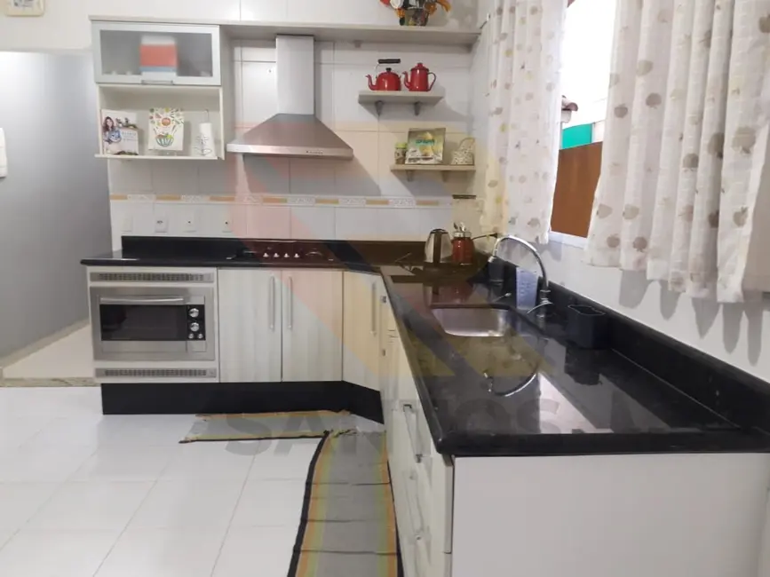 Foto 7 de Casa com 2 quartos à venda, 250m2 em Jordanópolis, Aruja - SP