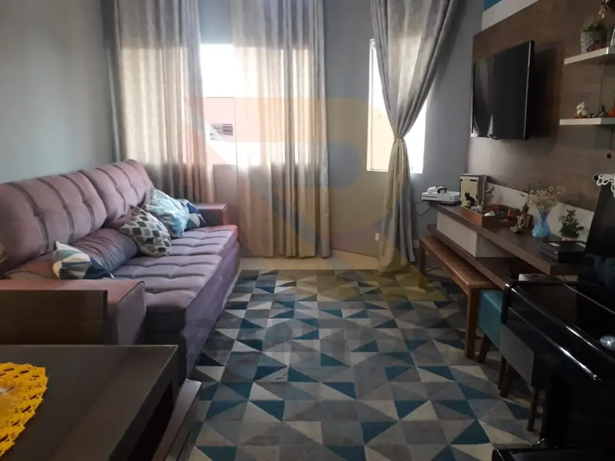 Foto 4 de Casa com 2 quartos à venda, 250m2 em Jordanópolis, Aruja - SP