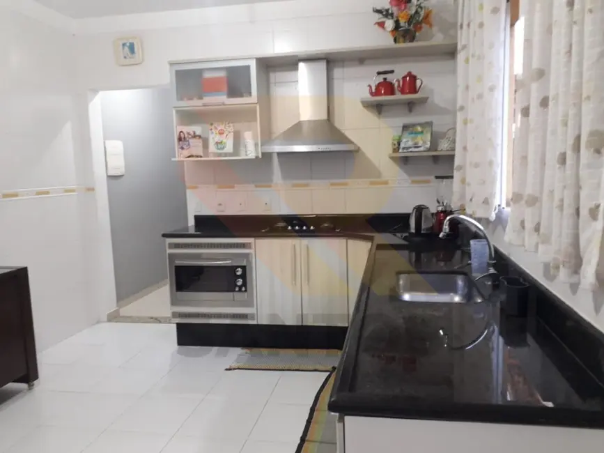 Foto 1 de Casa com 2 quartos à venda, 250m2 em Jordanópolis, Aruja - SP