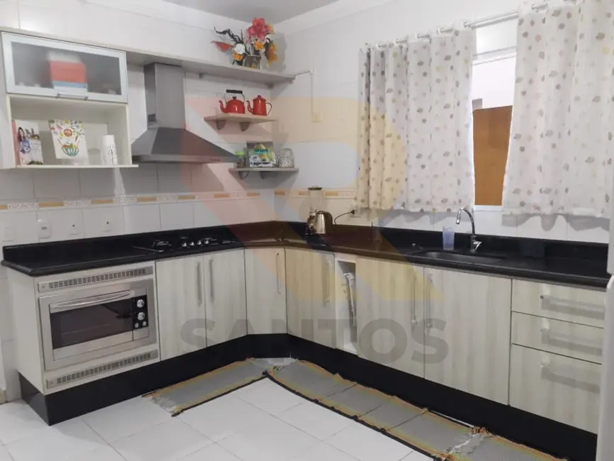 Foto 8 de Casa com 2 quartos à venda, 250m2 em Jordanópolis, Aruja - SP