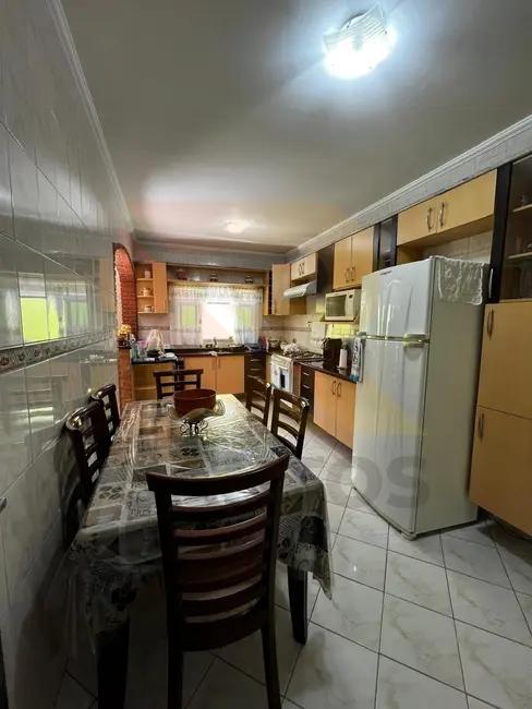 Casa com 6 quartos à venda, 250m2 em Mirante do Arujá, Aruja - SP - imagem 5 Foto 5 de Casa com 6 quartos à venda, 250m2 em Mirante do Arujá, Aruja - SP