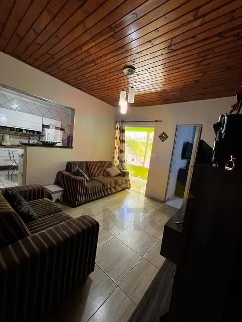 Casa com 6 quartos à venda, 250m2 em Mirante do Arujá, Aruja - SP - imagem 3 Foto 3 de Casa com 6 quartos à venda, 250m2 em Mirante do Arujá, Aruja - SP