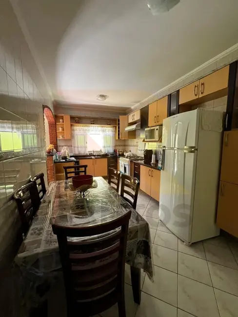 Casa com 6 quartos à venda, 250m2 em Mirante do Arujá, Aruja - SP - imagem 2 Foto 2 de Casa com 6 quartos à venda, 250m2 em Mirante do Arujá, Aruja - SP