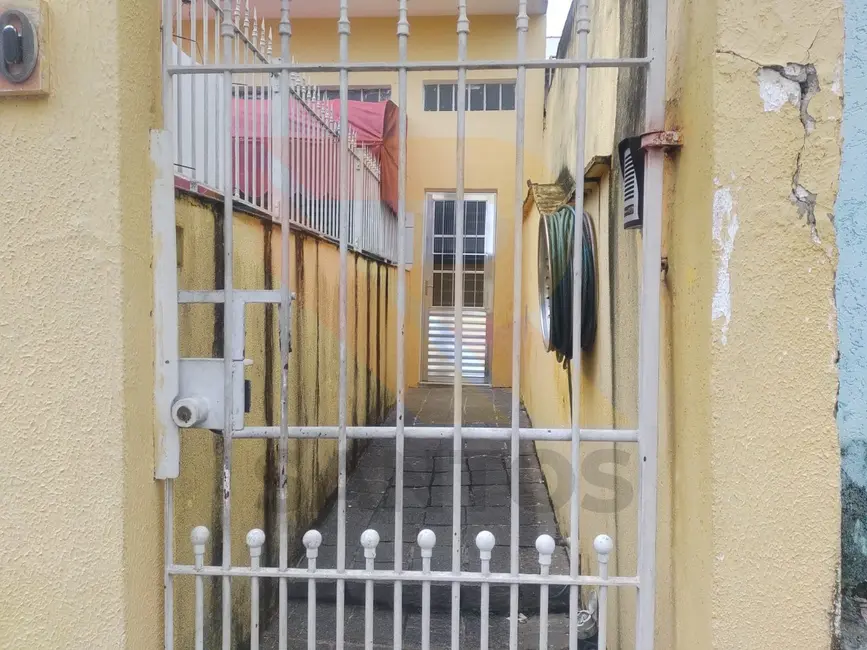 Foto 2 de Casa com 2 quartos à venda, 250m2 em Mirante do Arujá, Aruja - SP